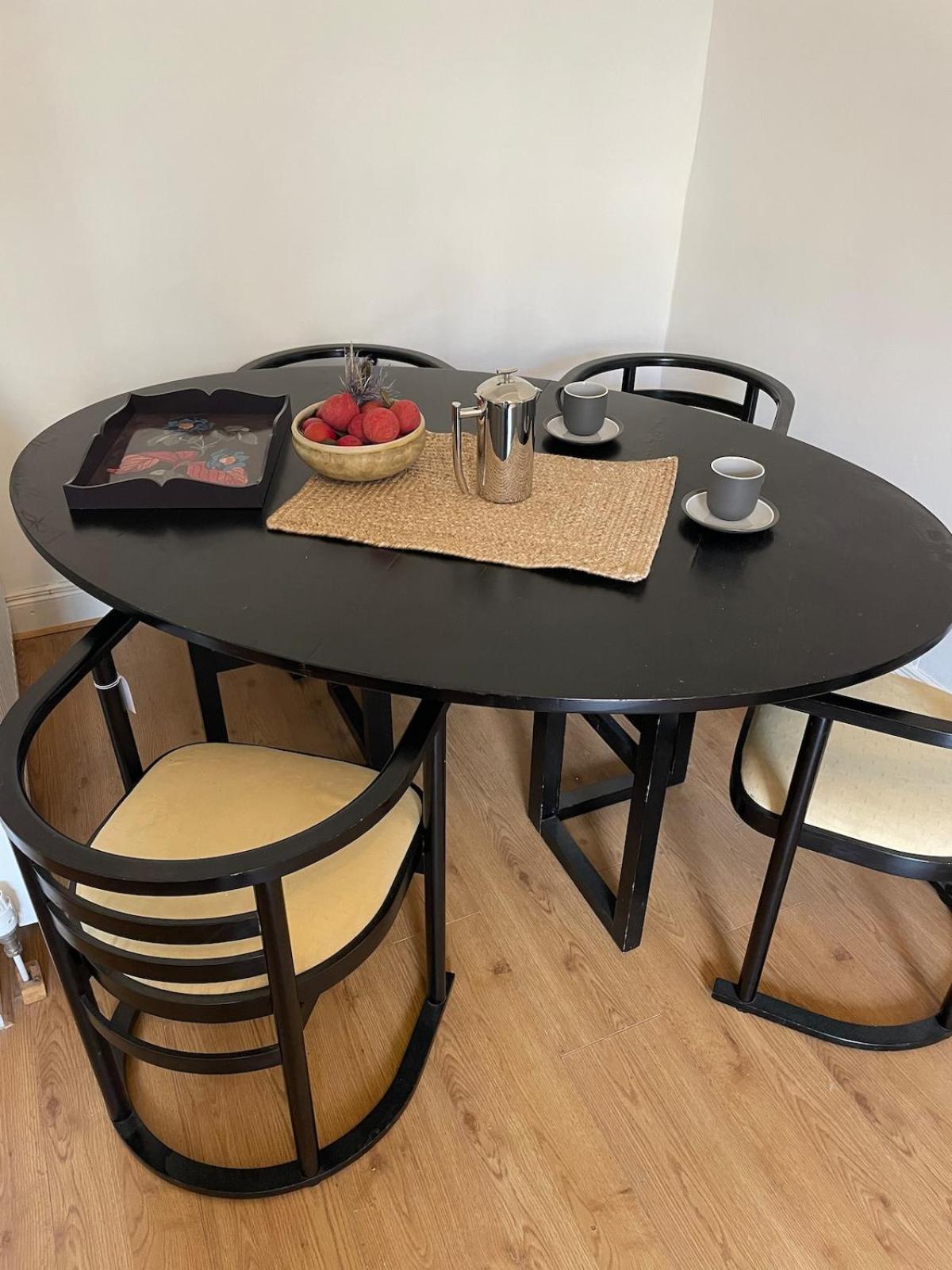 Large Flat In Chic Bruntsfield * Edinburgh
